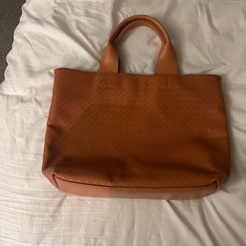 Universal thread handbag